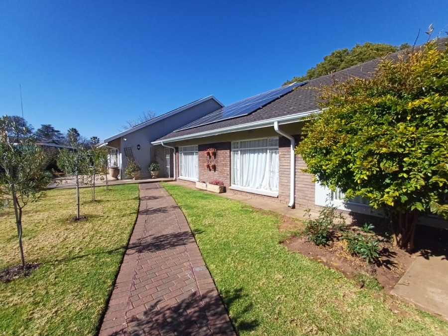 4 Bedroom Property for Sale in Flamwood North West